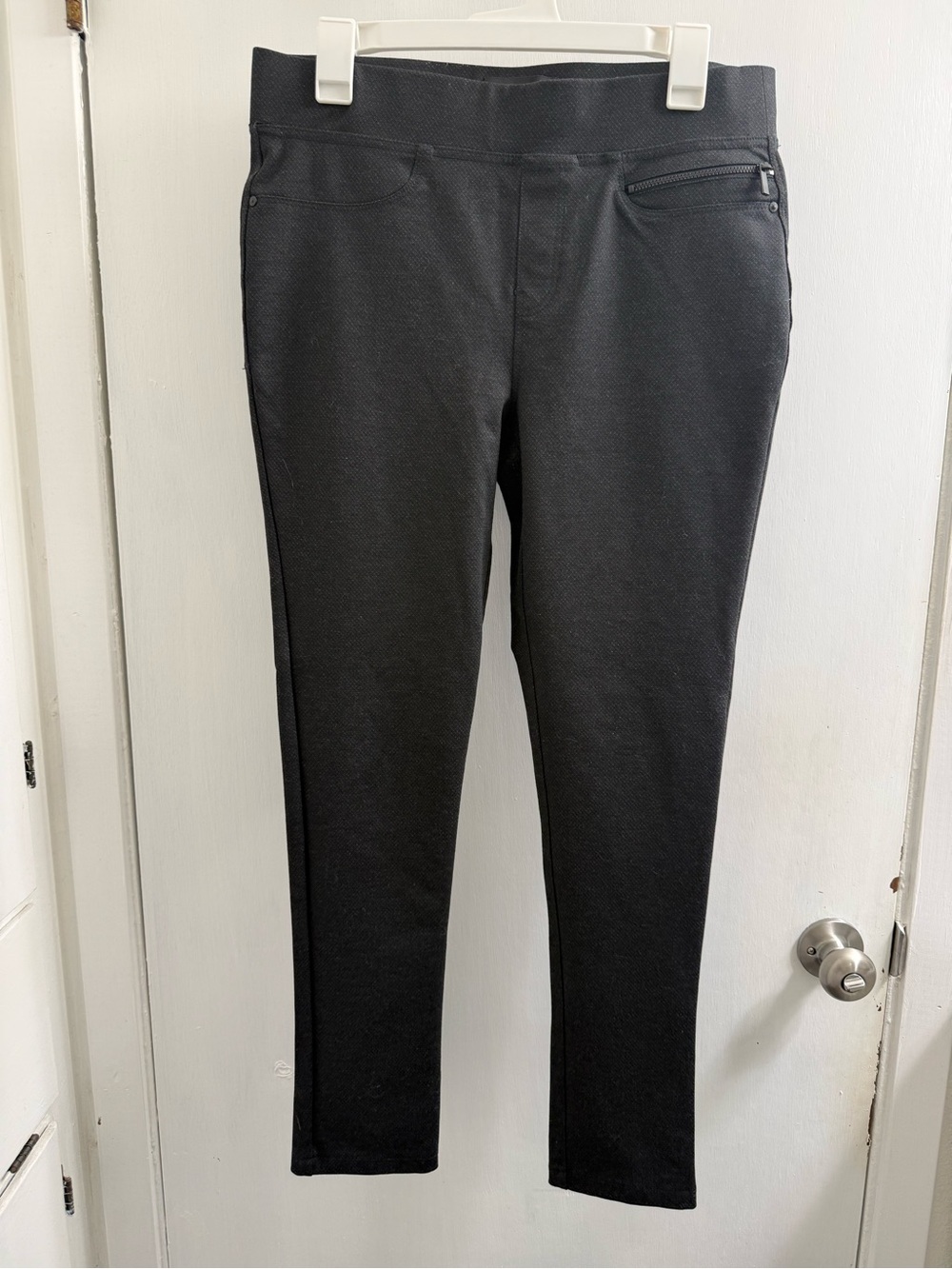 DKNY Jeans dk gray skinny pants: size M